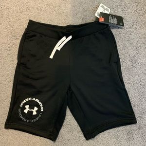UA youth large shorts